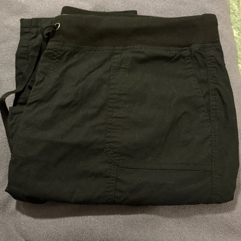 Torrid Cropped Cargo Pants - Picture 8 of 8